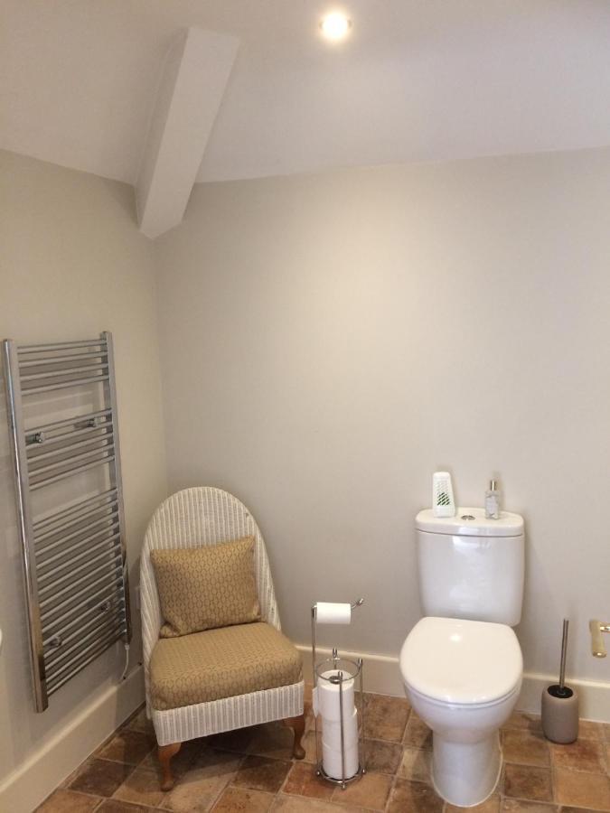 Llyswen Large Bedroom In Top Part Of Bungalow With Garden View And Balcony Sleeps Three Aberystwyth Exterior foto